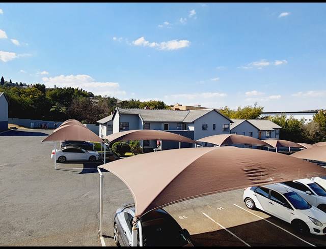 2 BEDROOM APARTMENT FOR SALE IN OAKDENE